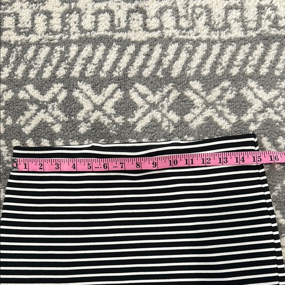 Black and White Striped Skirt - Picture 3 of 4